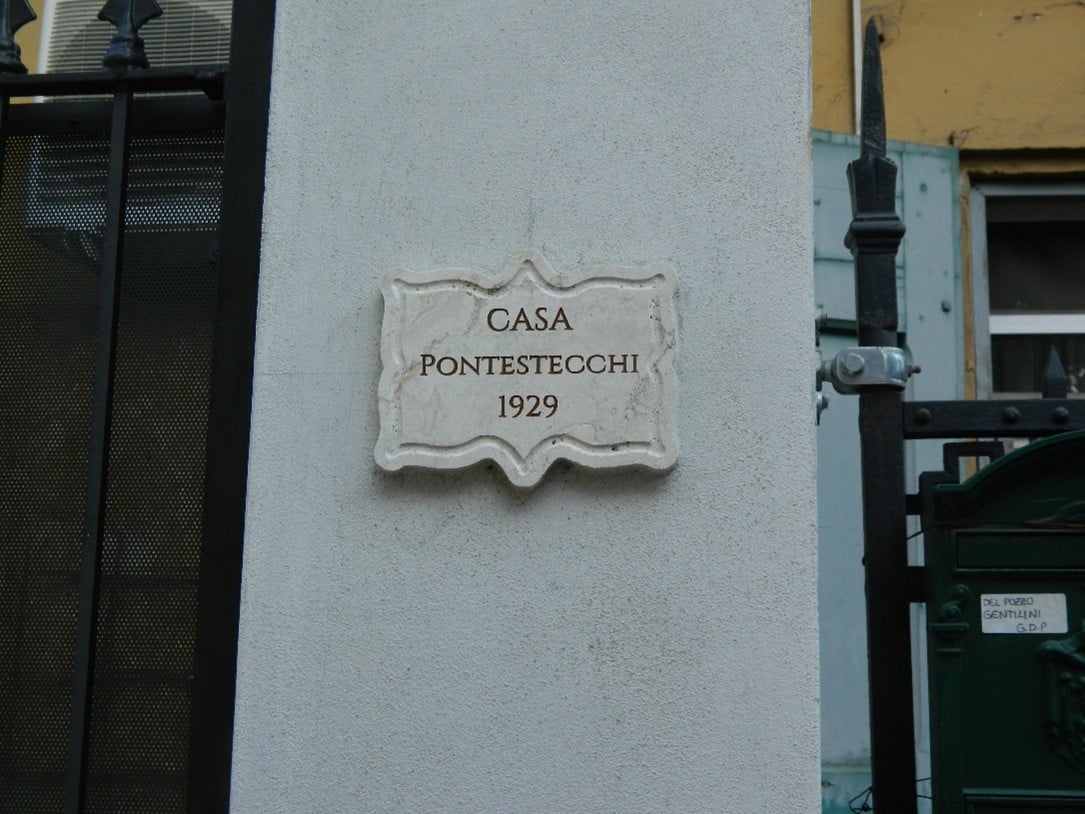 Fotografia della targa di Casa Ponte Stecchi