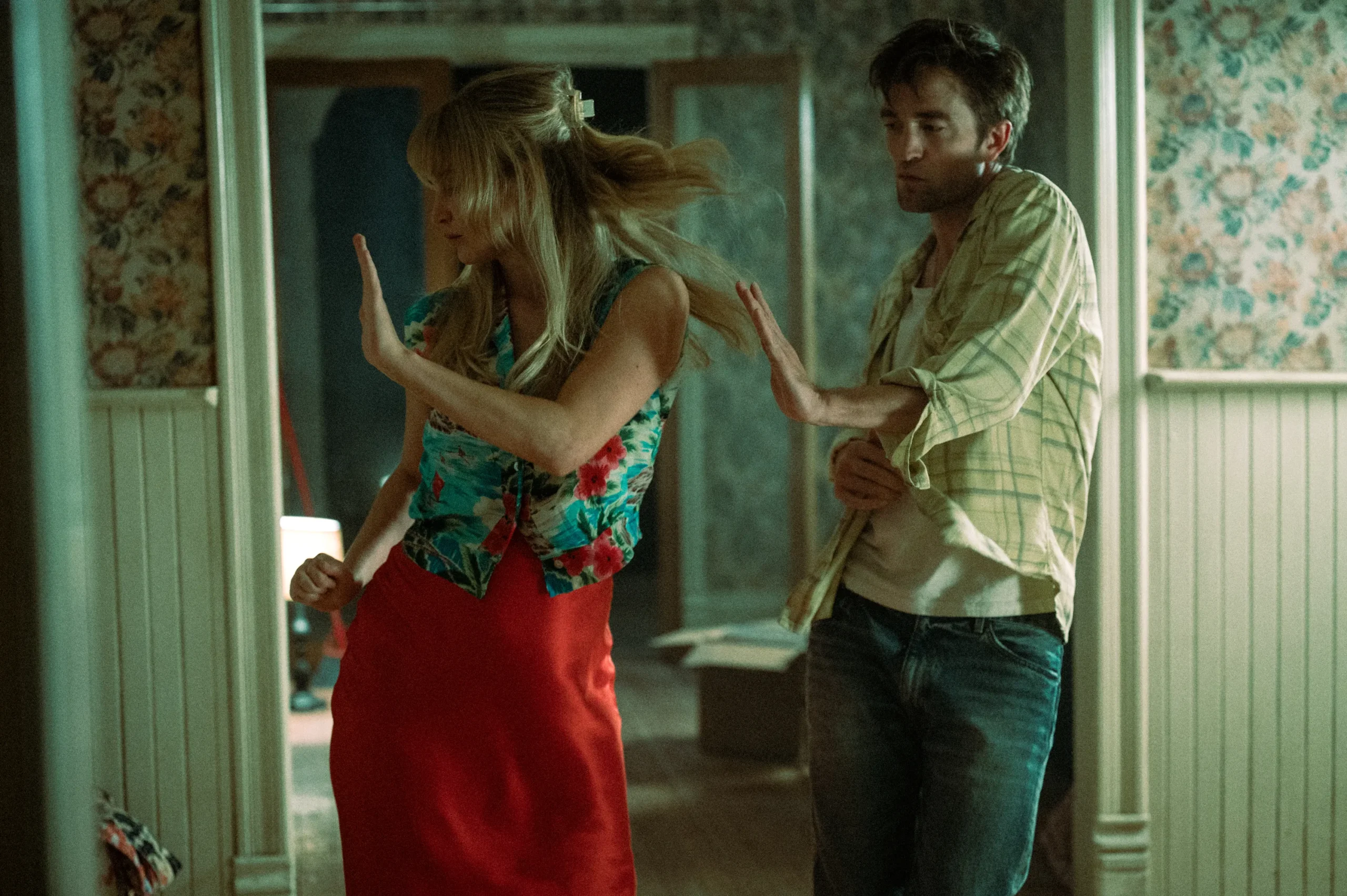 Jennifer Lawrence e Robert Pattinson in "Die My Love" (©Jennifer Lawrence e Robert Pattinson)