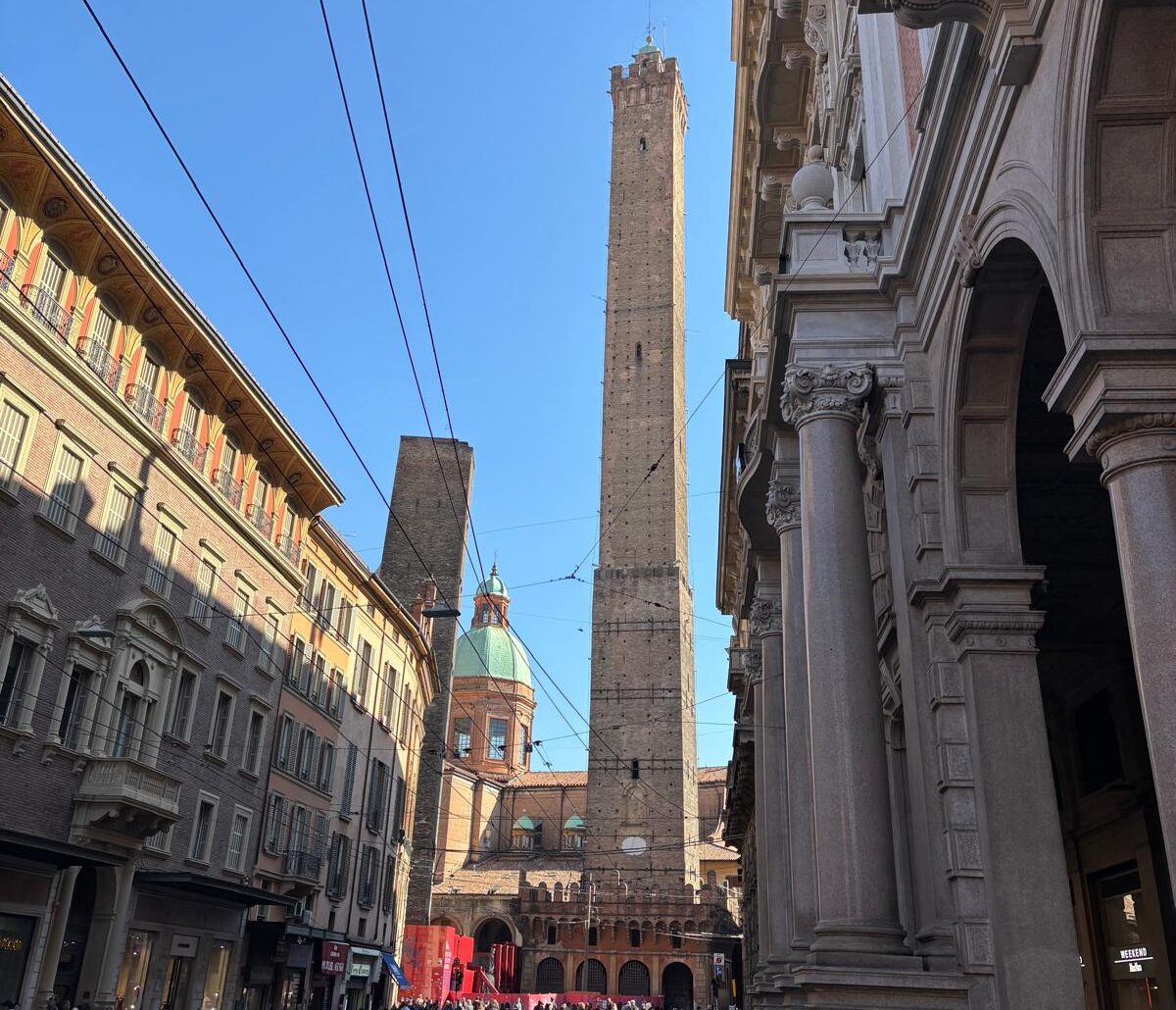 Notizie Bologna: Torre Garisenda (©Radiabo)