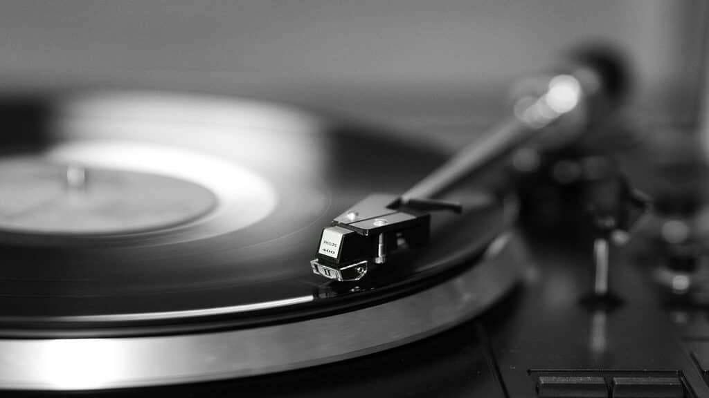 Vinile su giradischi