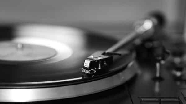 Vinile su giradischi