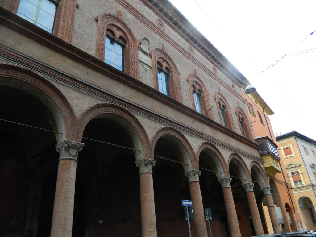 Palazzo Felicini Fibbia Masetti Calzolari (Via Galliera 14)
