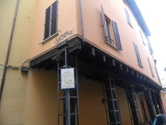 Casa Rampionesi a Bologna