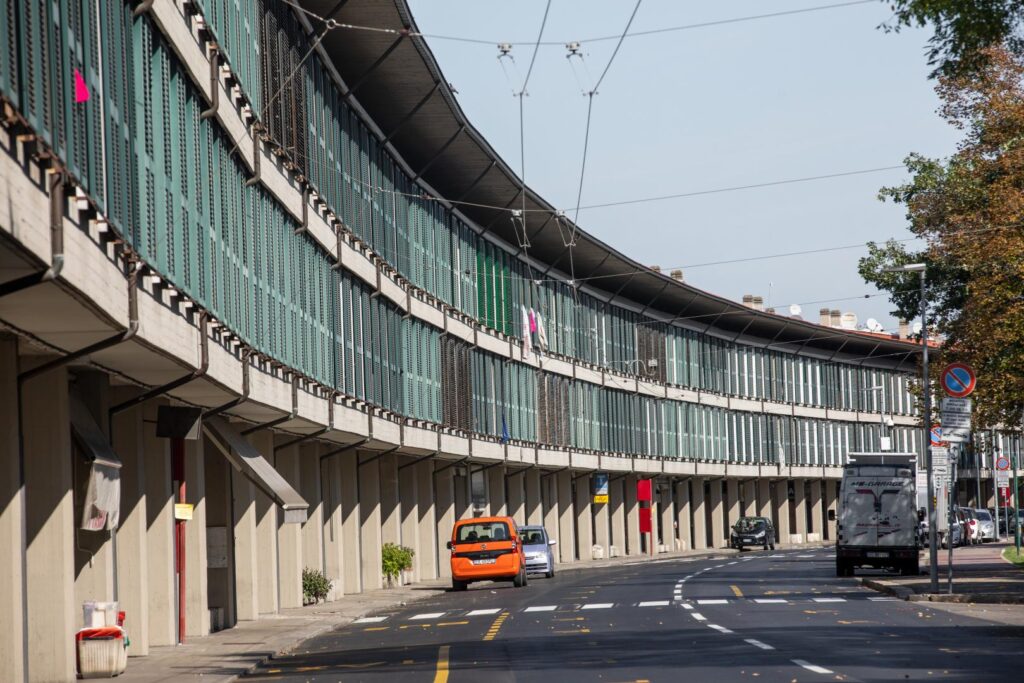 Il portico del "Treno" della Barca a Bologna