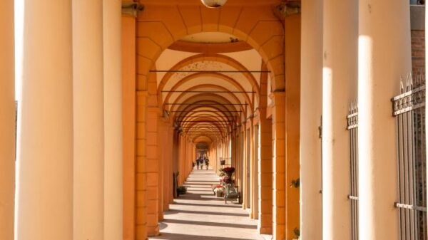 Il Portico della Certosa di Bologna