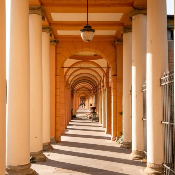 Il Portico della Certosa di Bologna
