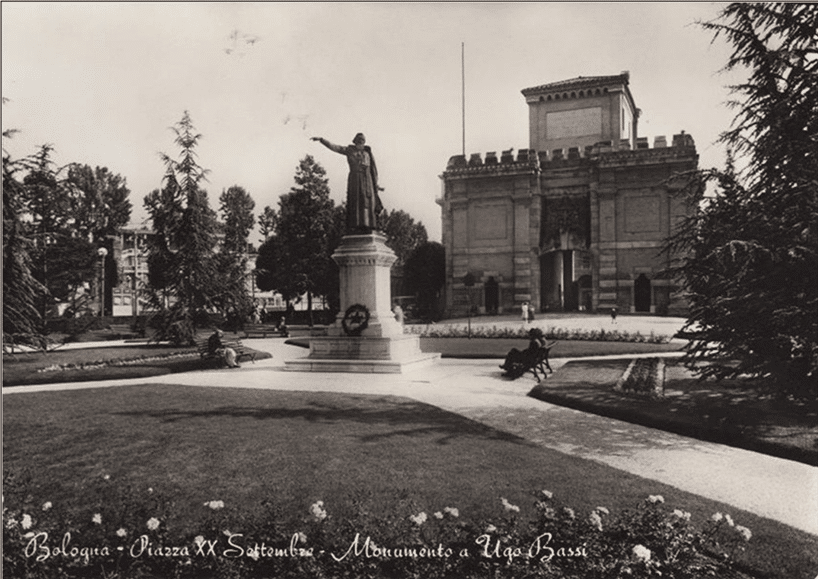 Statua Ugo Bassi in Porta Galliera
