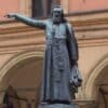 La statua di Ugo Bassi a Bologna