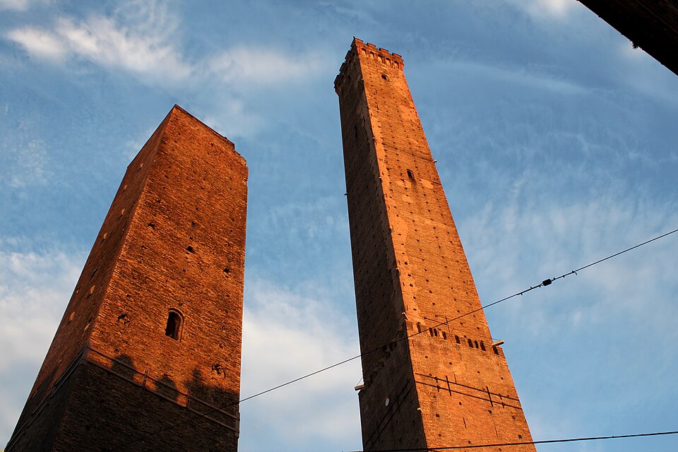 Le due torri di Bologna, Garisenda e Asinelli