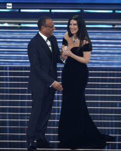 Carlo Conti e Laura Pausini (© Profilo Ufficiale X "Festival di Sanremo")