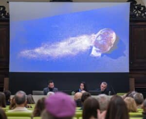 Una immagine dell’incontro La Forma del Suono: la musica e le arti visive, con Christian Fogarolli (artista) e Giulia Colletti (curatrice e storica dell’arte), parte di Elettrobiblioteca