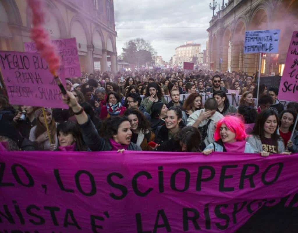 8 marzo, il corteo delle donne a Bologna (©Repubblica)