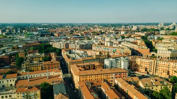 Veduta aerea di Bologna, capoluogo dell'Emilia-Romagna (fonte immagine: Depositphotos)