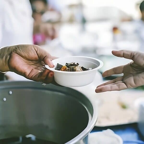 Dona un pasto Antoniano