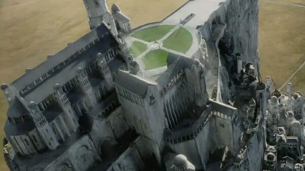 Immagine della cittadella di Minas Tirith da "Il Signore degli Anelli"