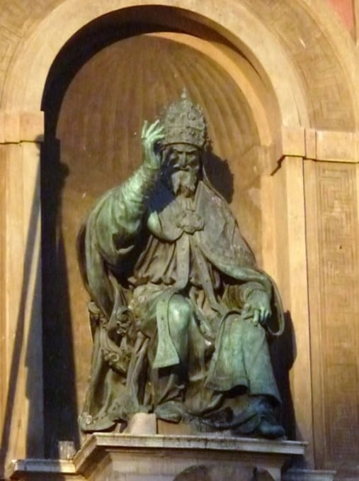 Statua Gregorio XIII (© Biblioteca Salaborsa)
