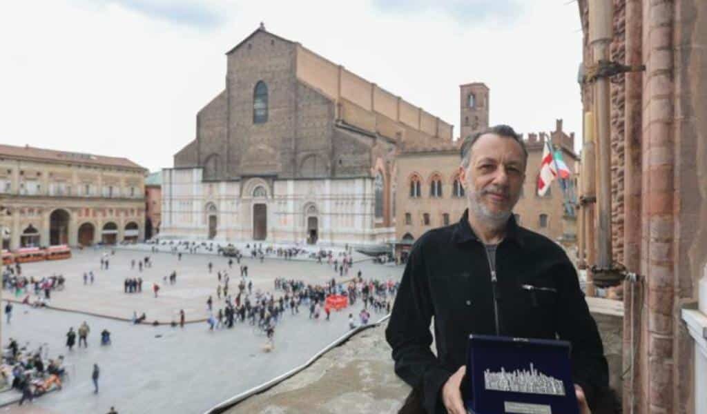 Neffa: "Onorato di ricevere la Turrita d'argento, da Bologna un riconoscimento importante" (©Corriere TV)