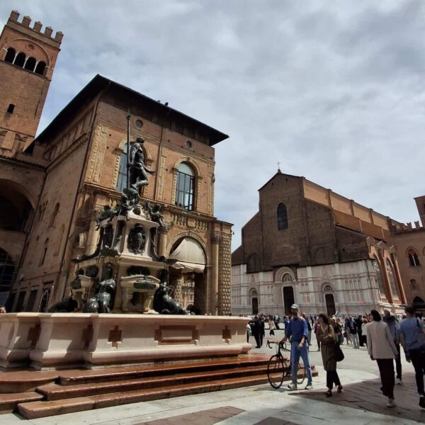 Turismo a Bologna: Piazza del Nettuno