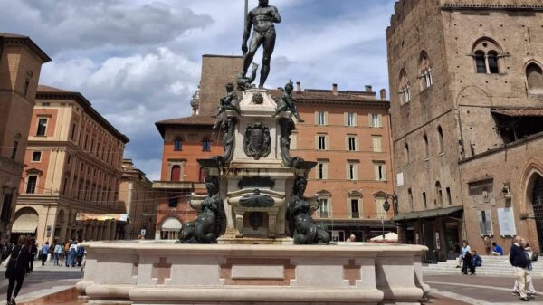 Statua del Nettuno, nel centro di Bologna