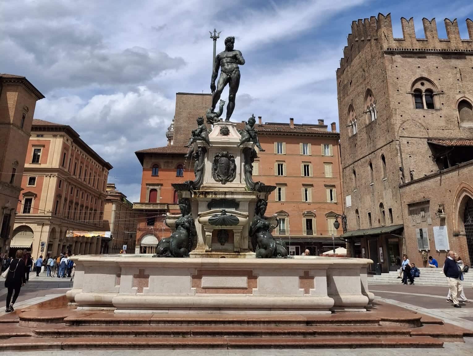Statua del Nettuno, nel centro di Bologna