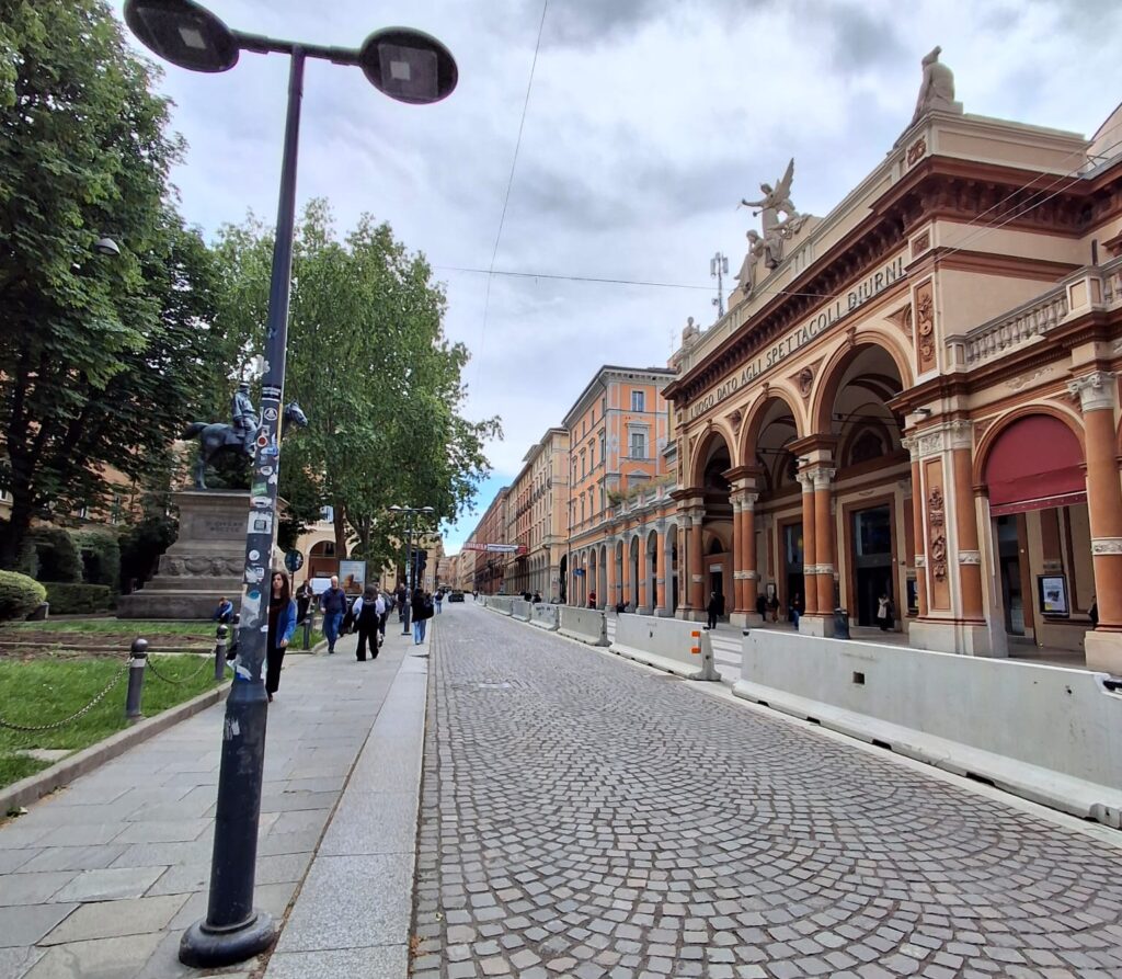 Via Indipendenza, Bologna