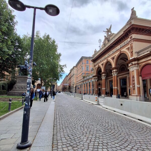 Via Indipendenza, Bologna