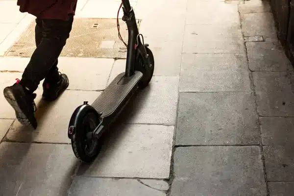 Bologna, il problema dei monopattini elettrici