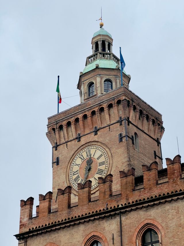Torre di Palazzo d'Accursio (© Sadis - Pexels)