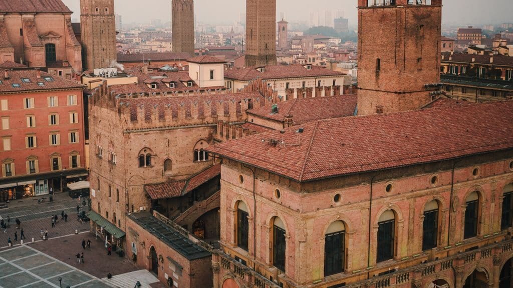 Veduta del centro di Bologna e di alcune torri (Frank Wesneck - Pexels)