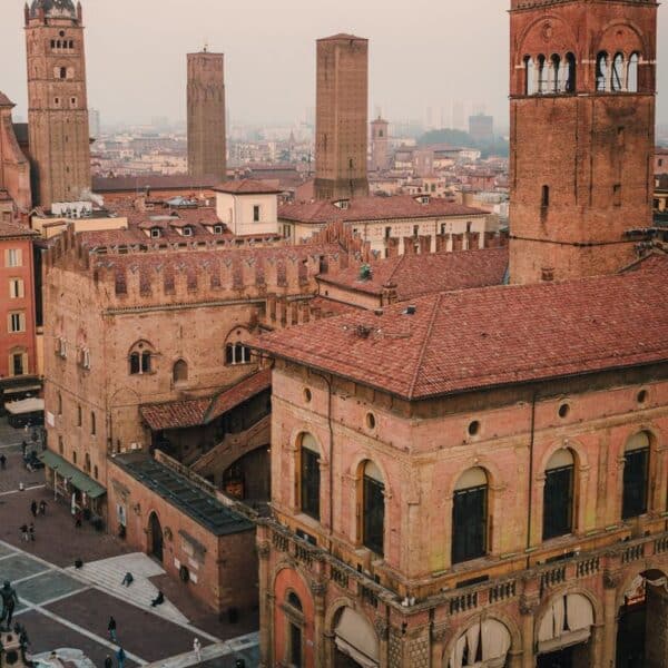 Veduta del centro di Bologna e di alcune torri (Frank Wesneck - Pexels)