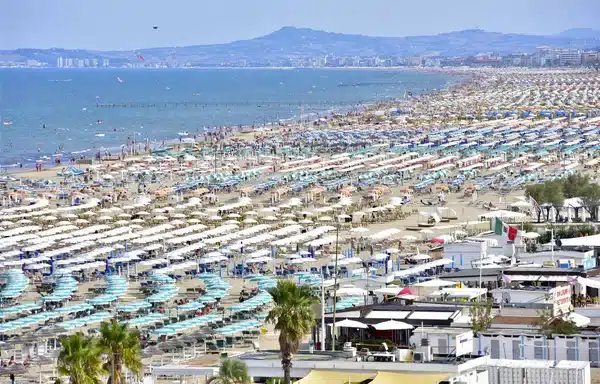 Vista aerea di un tratto di Riviera romagnola
