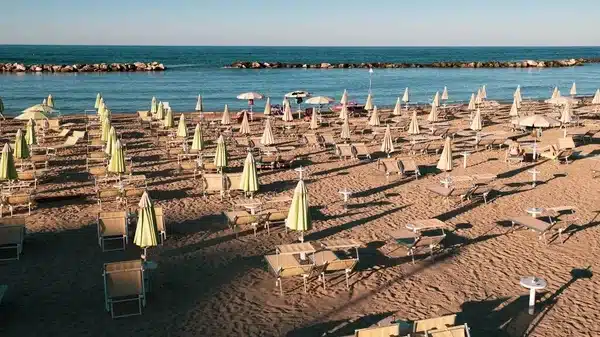 Riviera romagnola, stabilimenti balneari in crisi