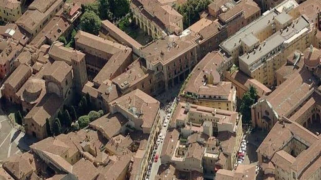 Un tratto di via Santo Stefano dall'alto