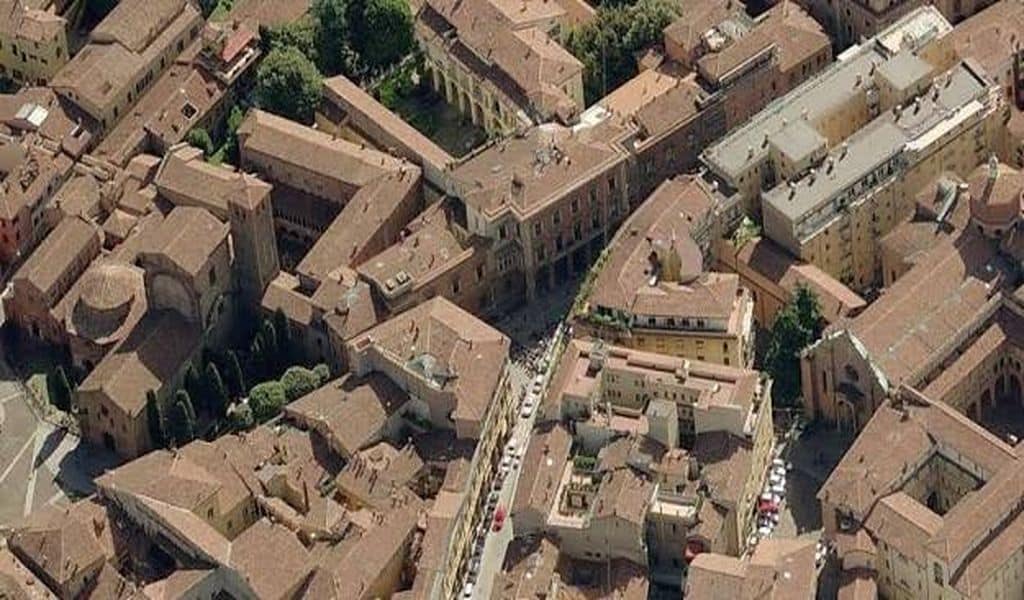 Un tratto di via Santo Stefano dall'alto