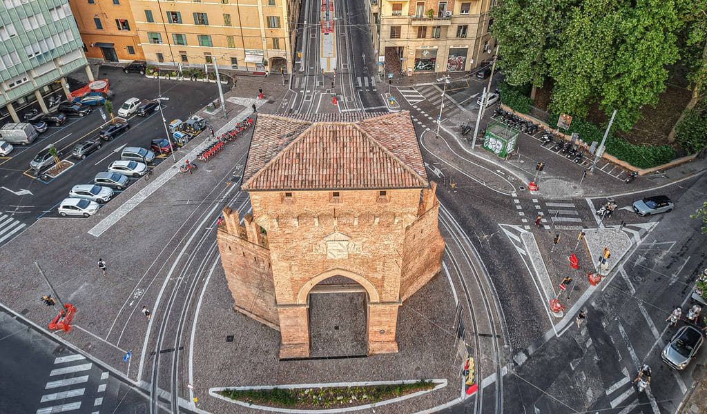 I lavori per il tram a porta San Felice