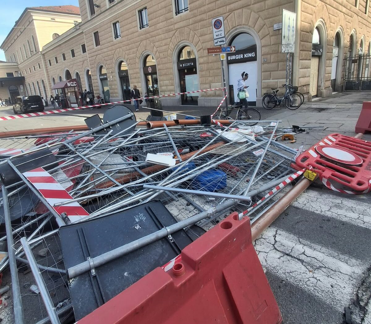 Bologna stazione scontri 17/10/26