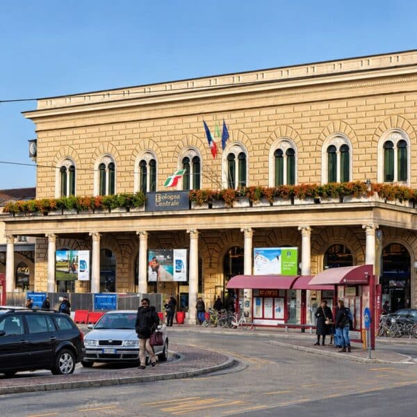 Stazione di Bologna Centrale (© DepositPhotos)
